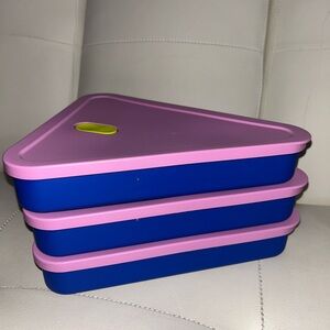 Blue and pink pizza-shaped lunchbox